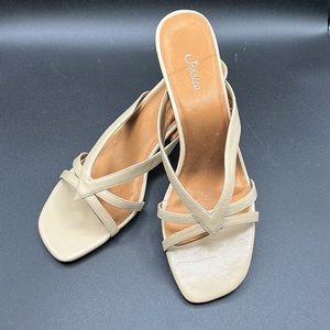 Vintage Jessica Sandals, Style: Memoir, Color: Beige, Kitten Heels, SZ 9M